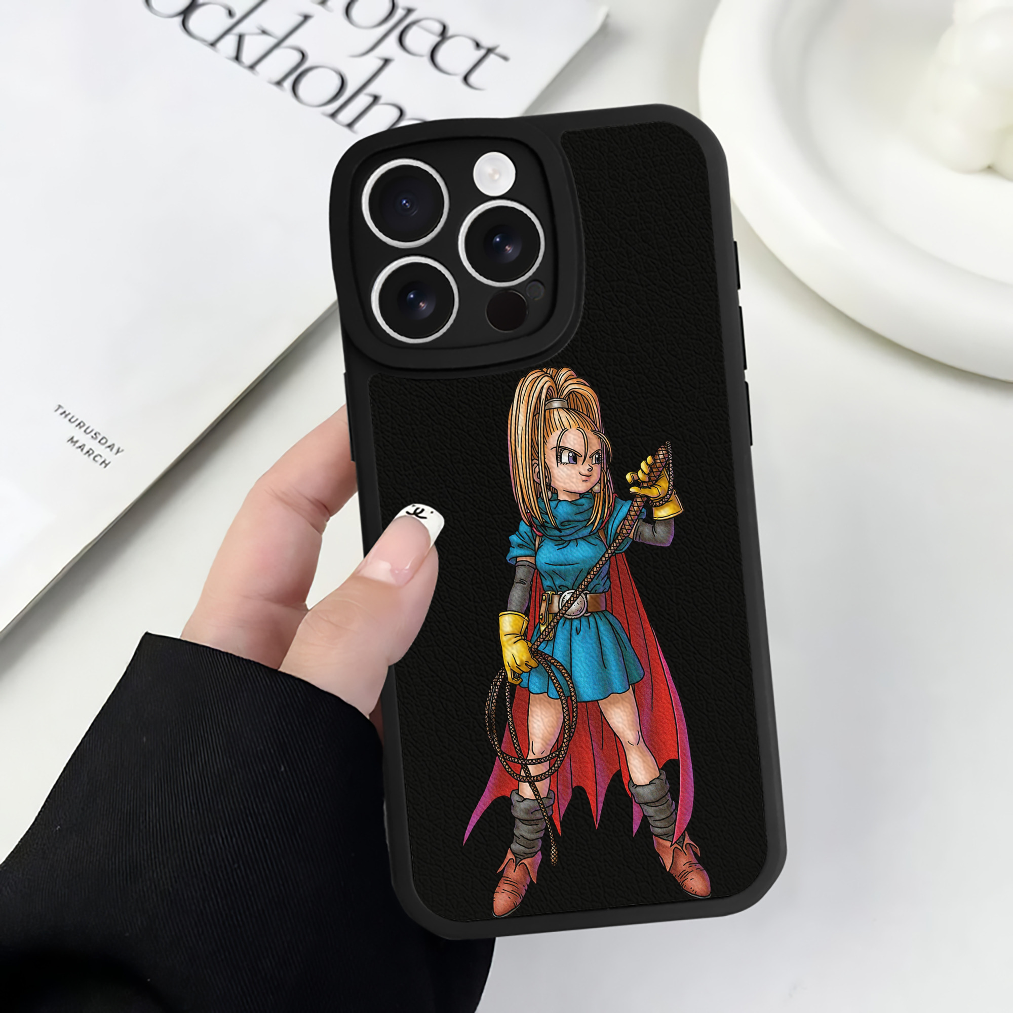 （画像用） ドラゴンクエスト Doragon Kuesuto Dragon Quest 【iPhone 16シリーズ対応】シリコンスマホケース（レザー調） 材質：シリコン